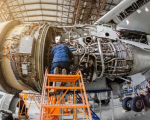 Requirements to become an aircraft mechanic